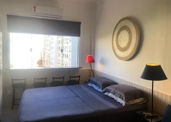 Entre Copacabana E Ipanema, 300 Metros Da Praia, Entre Postos 5 E 6