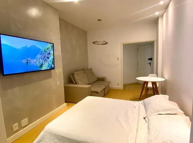 Apartamento Encantador Leme - Predio Na Orla