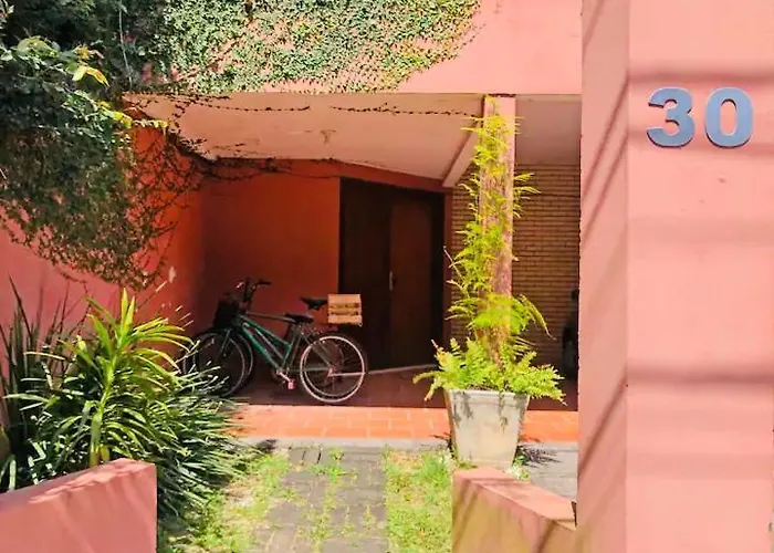 Loft Em Casa De Condominio