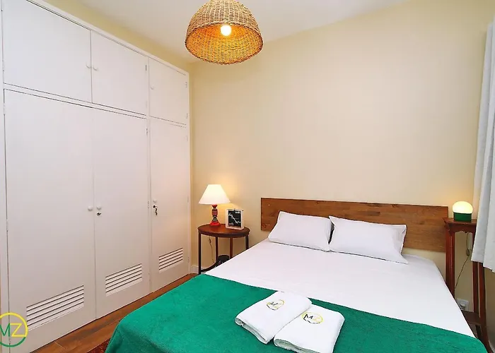 Renovado E Amavel 2 Quartos Em Ipanema