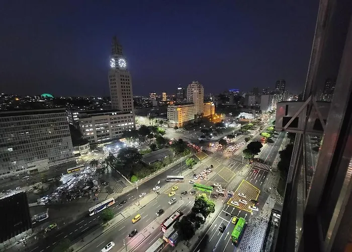 Espacoso Apartamento No Centro