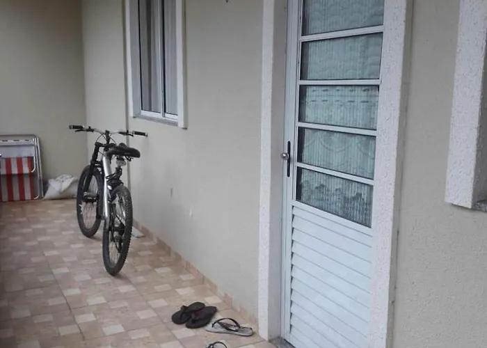 Alugo Casa