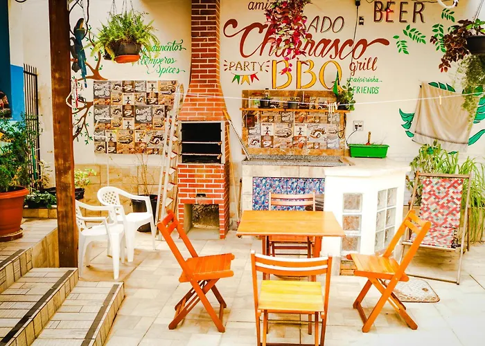 Casa Da Cacaia E Do Henrique