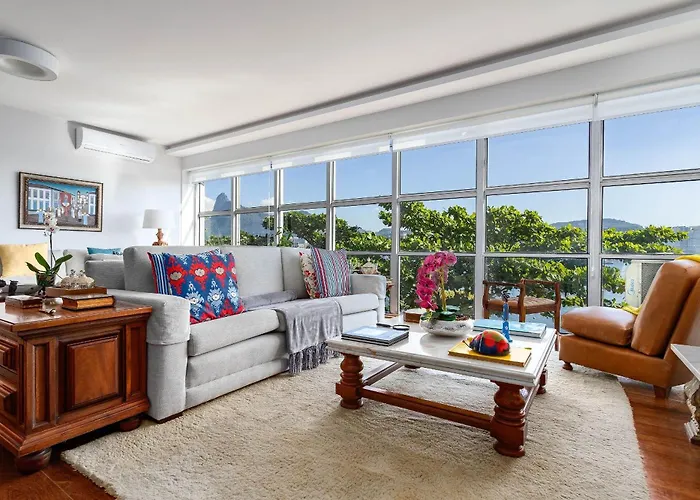 Apartmento de luxo na Urca com vistas incríveis - a 2 min da praia!