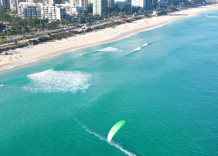 São Conrado imóvel de 02 qtos a 300m da Praia