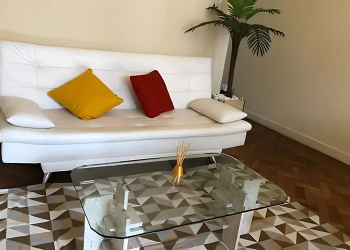 Apartamento Em Copacabana Com Vista Lateral Do Mar