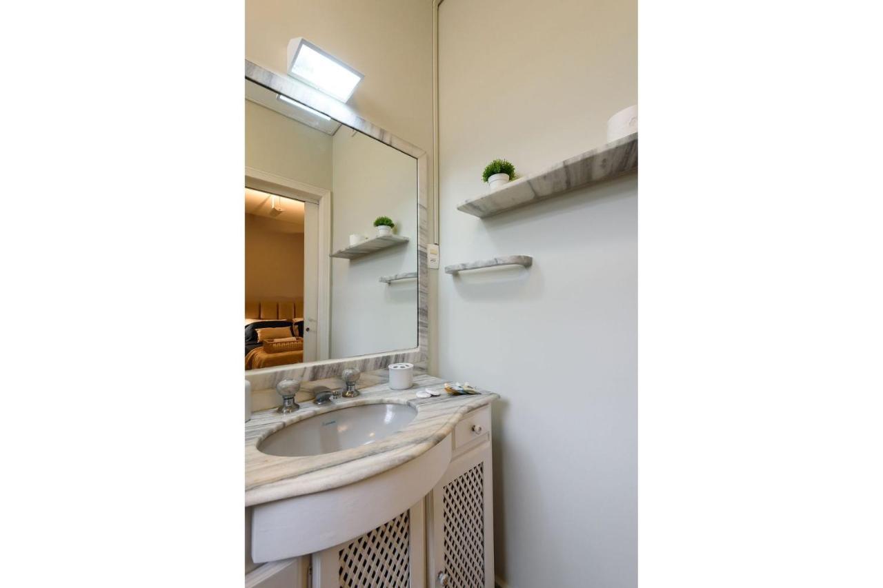 Apartamento Em Ipanema Com Garagem | Bt 82/208 *