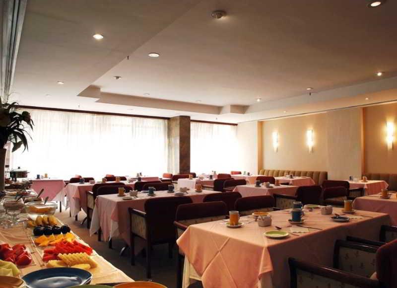 Hotel Everest Park 3*