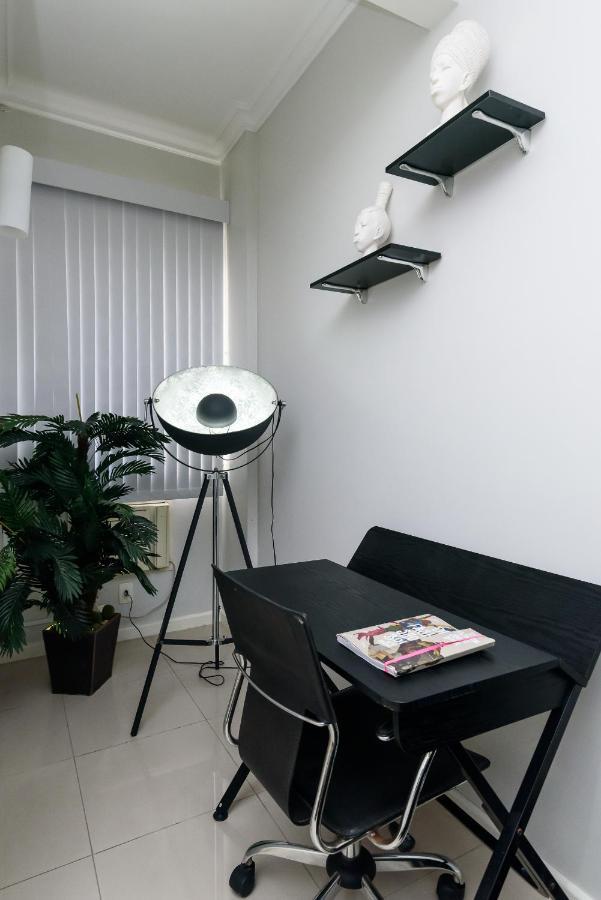 Apartamento 300m Da De Copacabana - Bc101 Z2 *