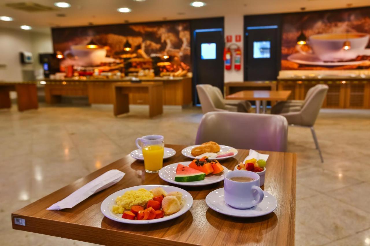 Hotel Ibis Copacabana Posto 2 3*