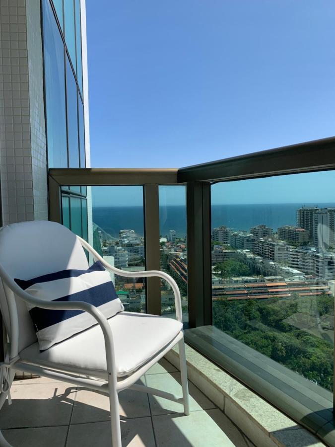 Acesso Praia, Vista Mar, Estacionamento, Cozinha, Conforto Apartamento