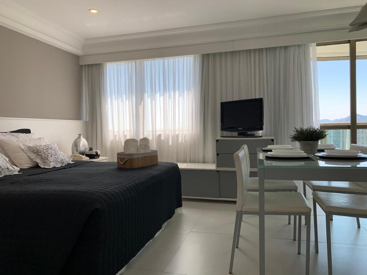 Acesso Praia, Vista Mar, Estacionamento, Cozinha, Conforto Apartamento