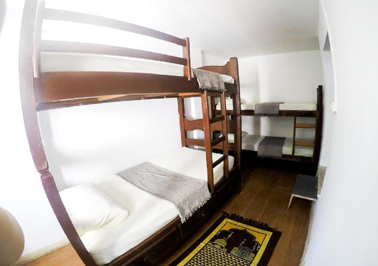 Hostel Ds *