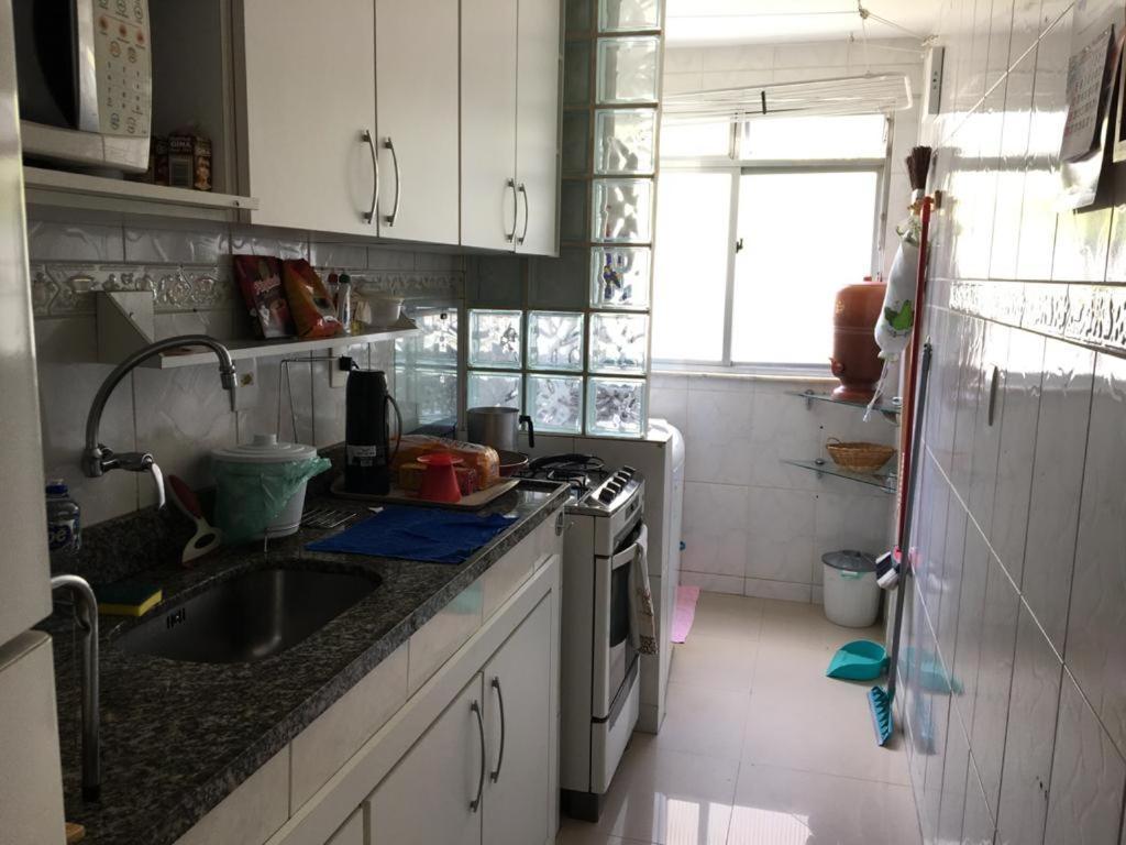 Apartamento Com 2 Quartos Em Condominio, Estacionamento E Portaria 24h - Comercio Ao Lado - Wi-fi - Netflix E Cozinha Completa Rio de Janeiro