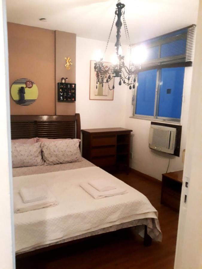 Apartment Em Copacabana Na Quadra Da Praia! Sol, E Muito Conforto!
