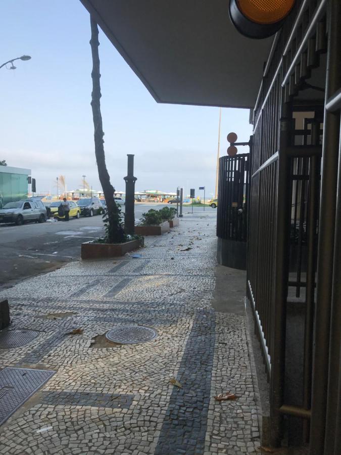 A 30 Metros Da Praia De Copacabana *