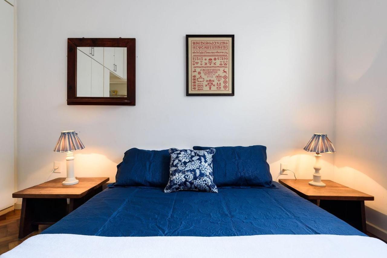 Apartamento Omar Do Rio - Gc 1002 Apartamento 2qtos, Completo Com Garagem, Internet 120mbps, A 150metros Da Praia De Ipanema E Do Metrô, 05 Minutos Da Praia De Copacabana *