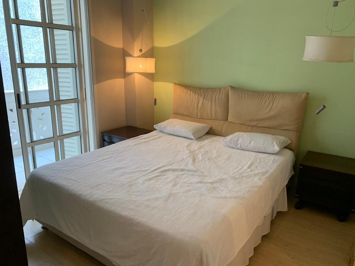 Residencial Com Serviços 45 Metros Decorado Com Sala, Suíte, Cozinha Quadra Da De Copacabana