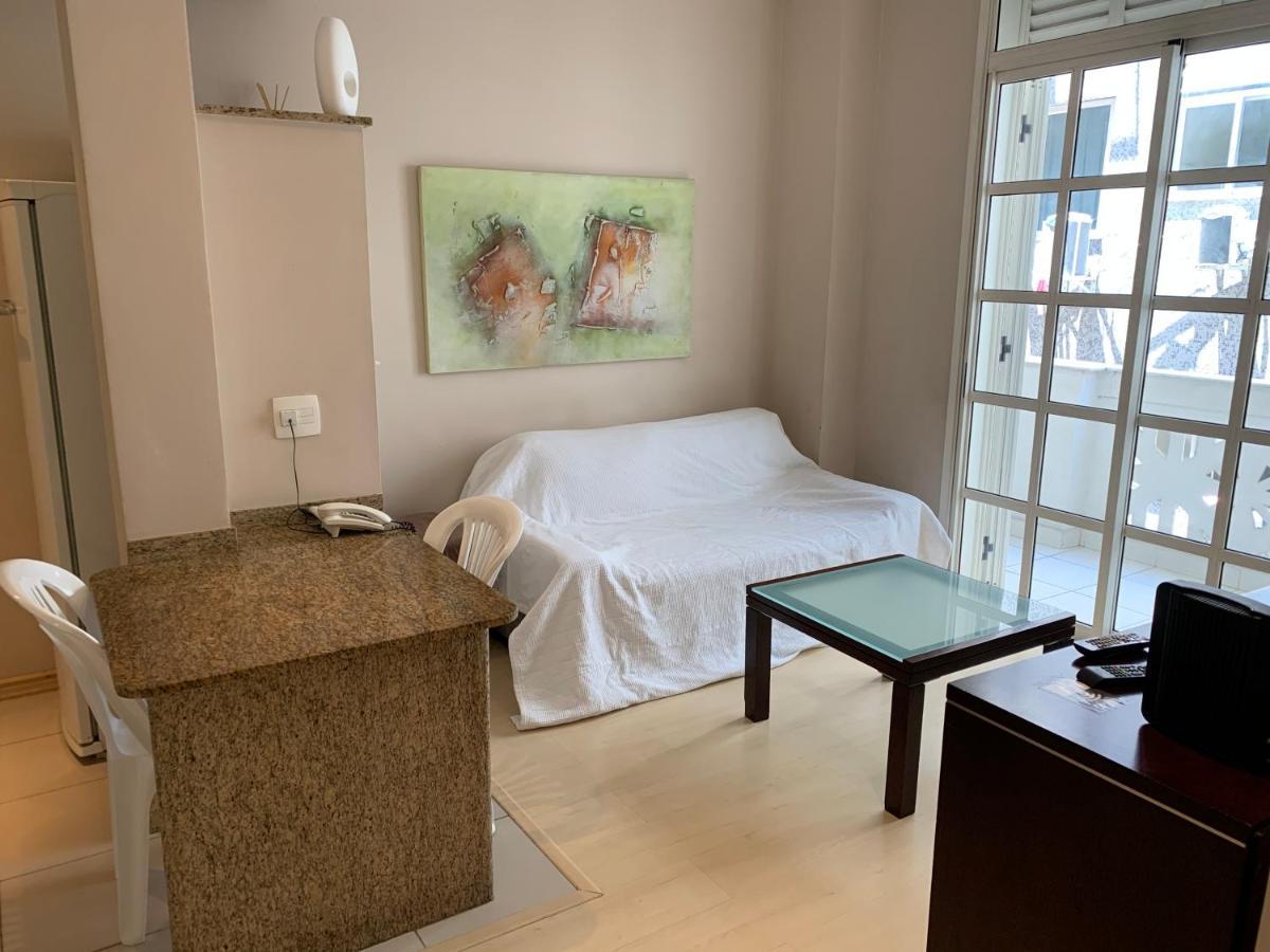 Residencial Com Serviços 45 Metros Decorado Com Sala, Suíte, Cozinha Quadra Da De Copacabana *