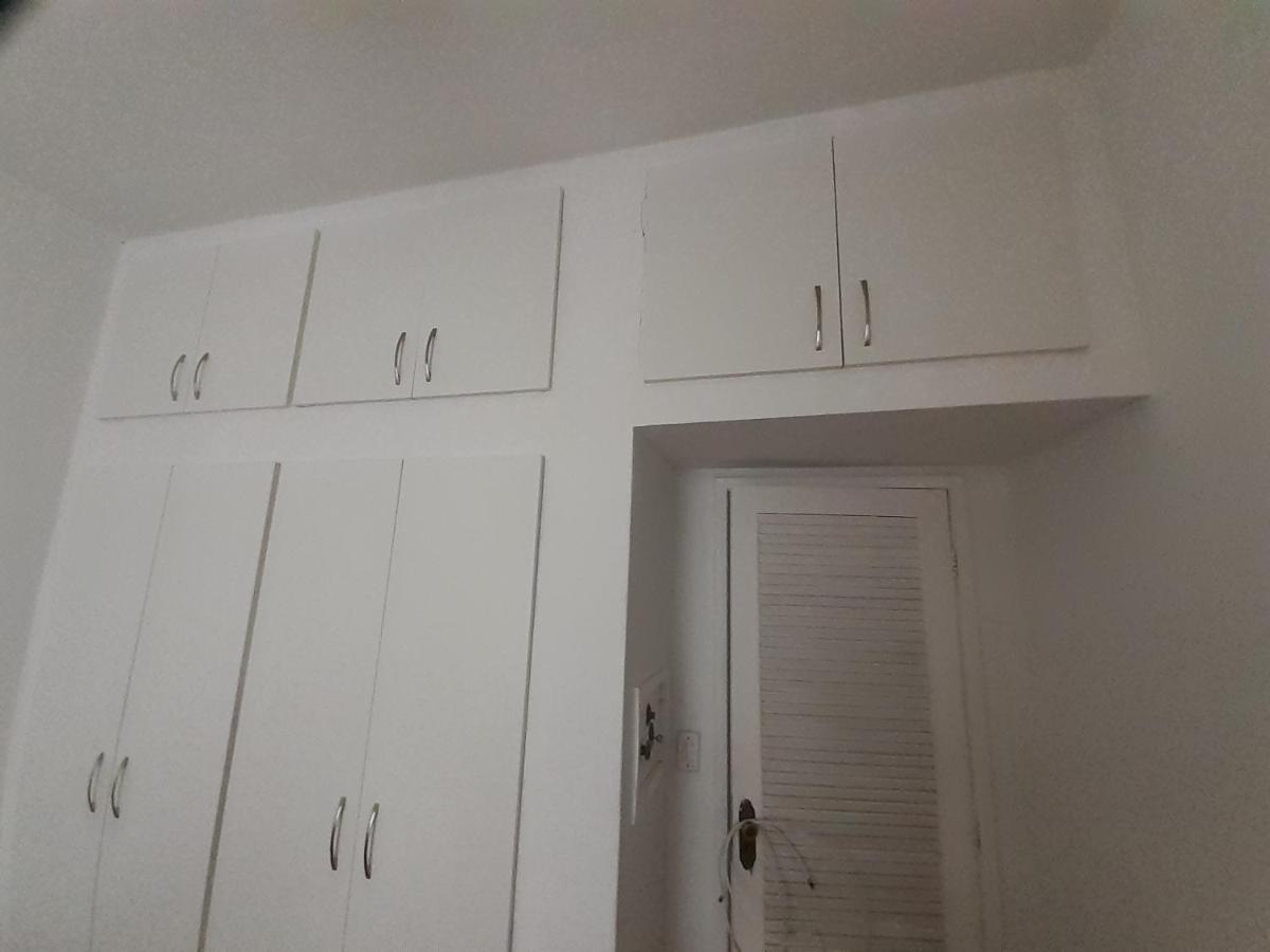 Maravilhoso E Sala Ate 4 Pessoas No Leblon Na Av Ataulfo De Paiva Apartamento