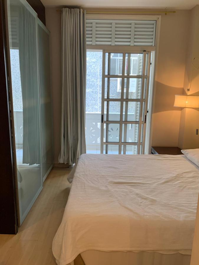 Apartamento Residencial Com Serviços 45 Metros Decorado Com Sala, Suíte, Cozinha Quadra Da De Copacabana Rio de Janeiro