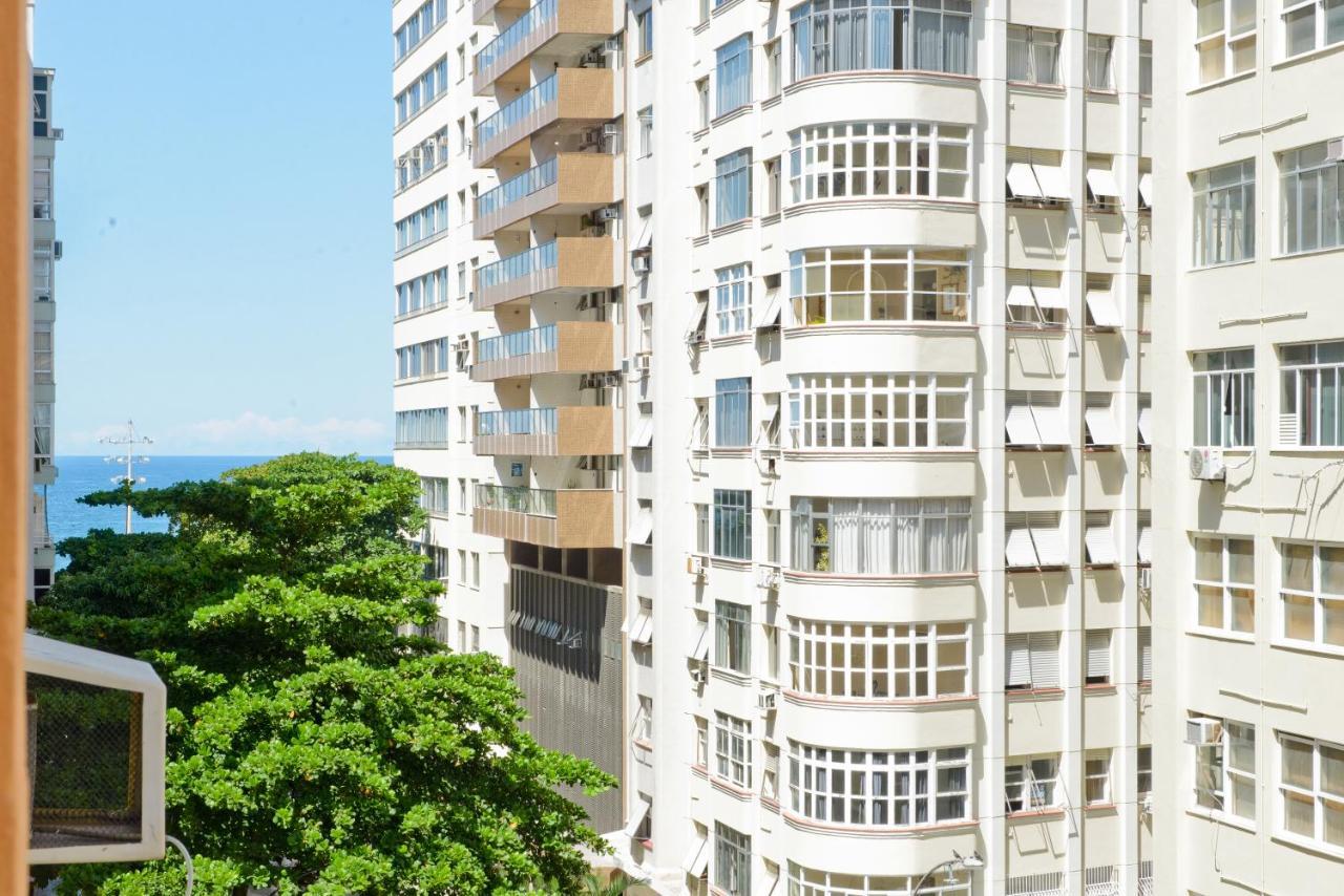 Apartamento Vista Lateral Mar Copacabana Rio de Janeiro
