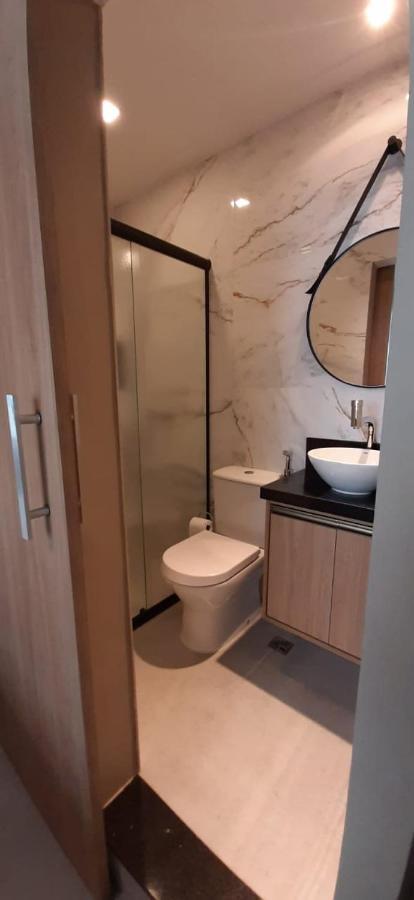 Lindo Apartamento Reformado 2 Min Da Praia De Copa Apartamento