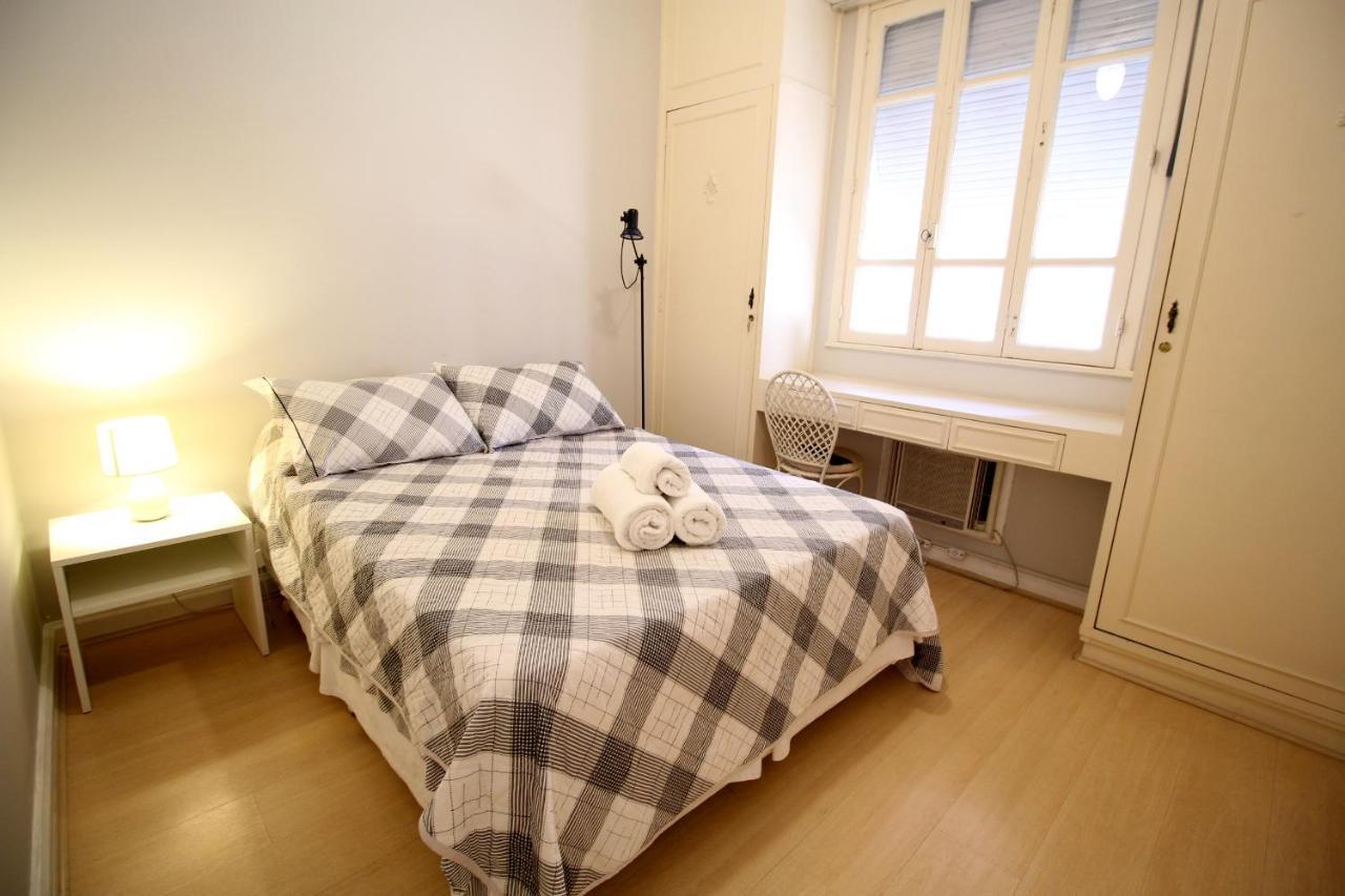Apartamento Cavirio As602 - Apartamento 2 Qts Para 6 Pax, Perto Praia Metro E Baixo Copa Pub