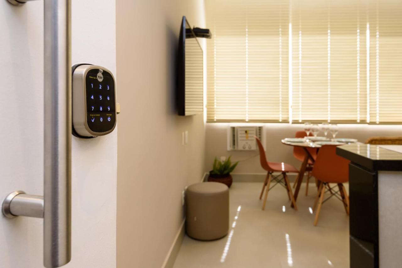 Pineapples Bt301 - Excelente Quarto E Sala, ótima Localização No Centro De Ipanema, Próximo Ao Metrô * Rio de Janeiro