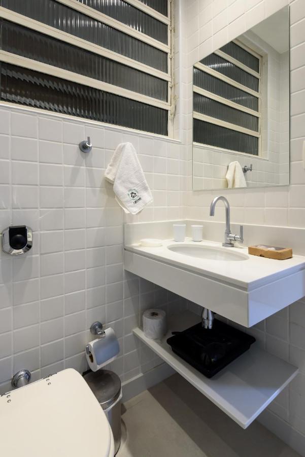 Pineapples Bt301 - Excelente Quarto E Sala, ótima Localização No Centro De Ipanema, Próximo Ao Metrô * Rio de Janeiro