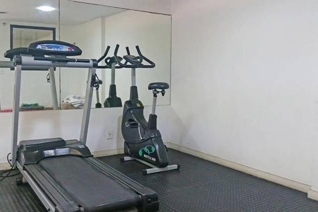 Flat No Leblon Na Quadra Da *