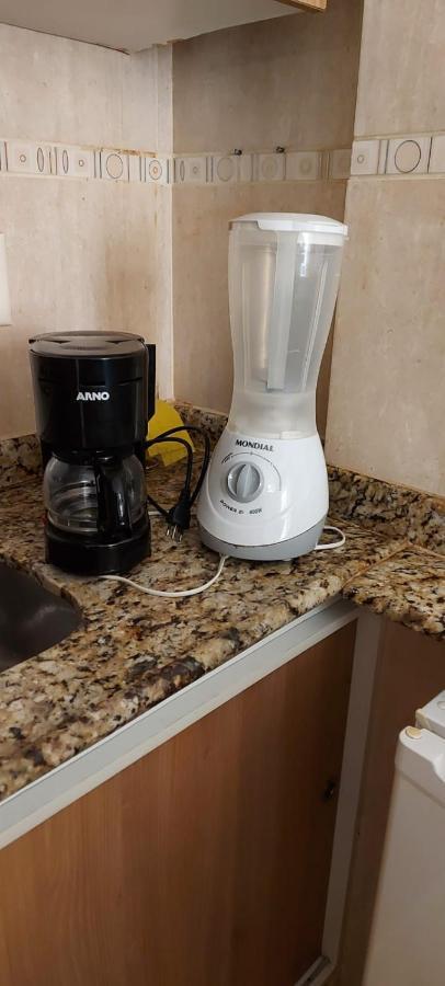 Maravilhoso Sala E Quarto Completo Na Quadra Da Praia De Copacabana Posto 5 Rio de Janeiro