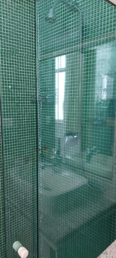 Maravilhoso Sala E Quarto Completo Na Quadra Da Praia De Copacabana Posto 5 * Rio de Janeiro