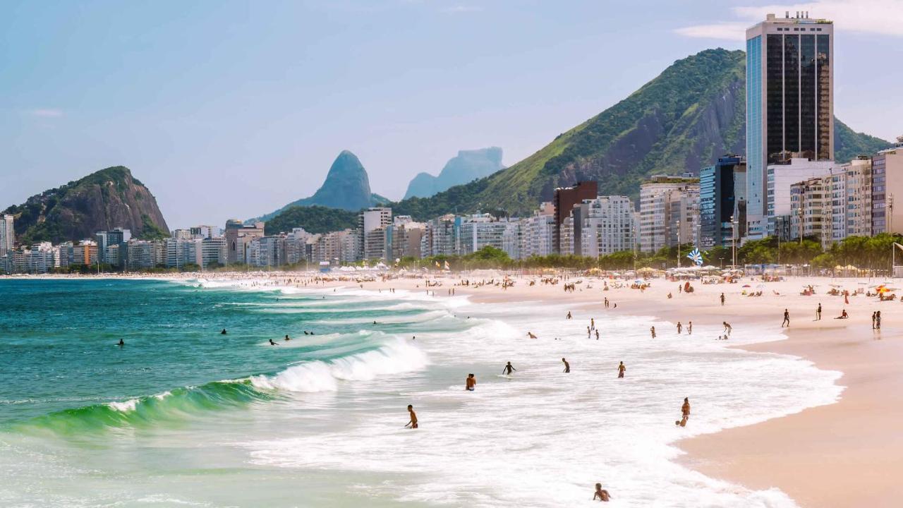 Copacabana Beach, Av Atlântica Rio de Janeiro