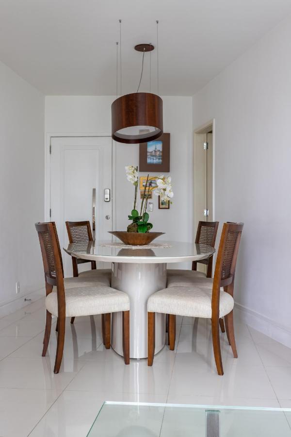 Apartamento Agradavel Na Barra Da Tijuca - Na Rua Da Praia - Lc703 *