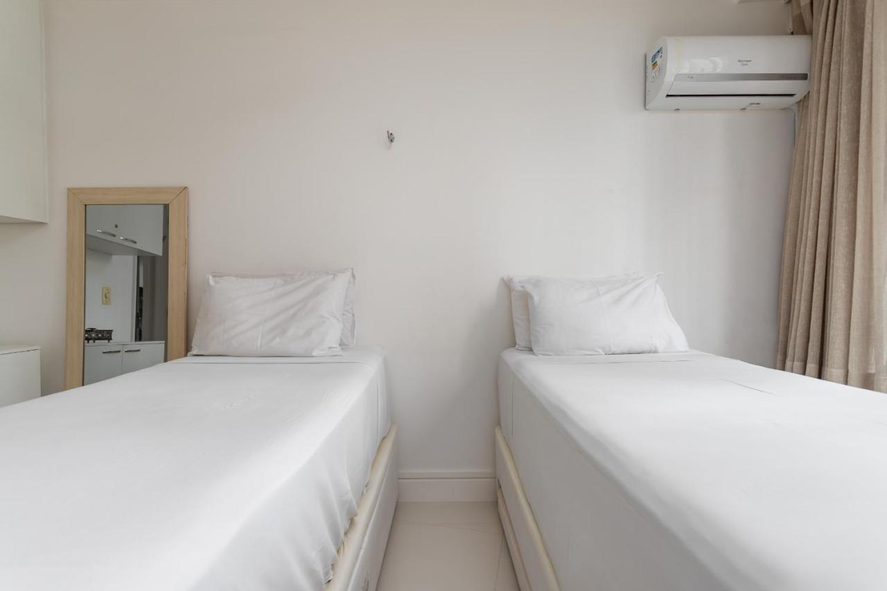 Apartamento Agradavel Na Barra Da Tijuca - Na Rua Da Praia - Lc703