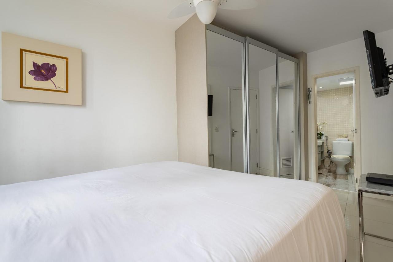 Apartamento Agradavel Na Barra Da Tijuca - Na Rua Da Praia - Lc703 *