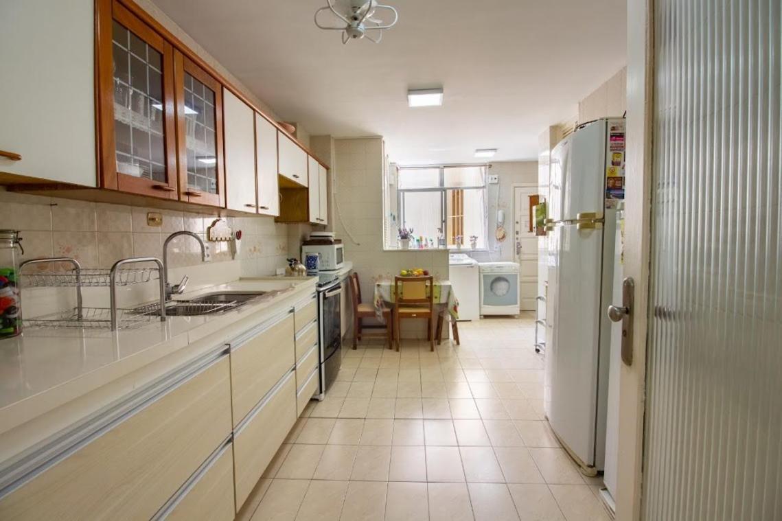 Apartment 2440 Avenida Atlantica, Copacabana Vista Total Mar *