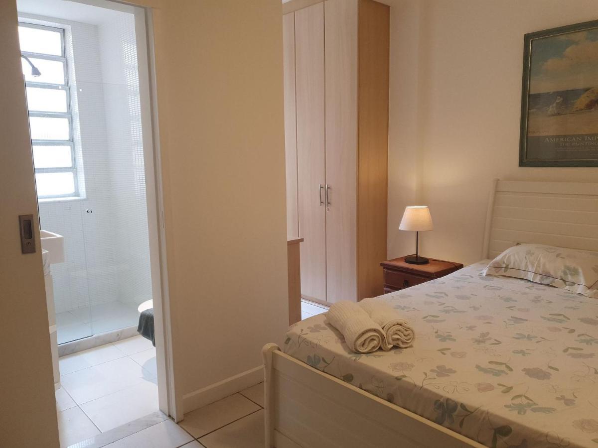 Apartamento 2 Quartos Com Saida Pra Proximo De Supermercados, Bares E Restaurantes * Rio de Janeiro