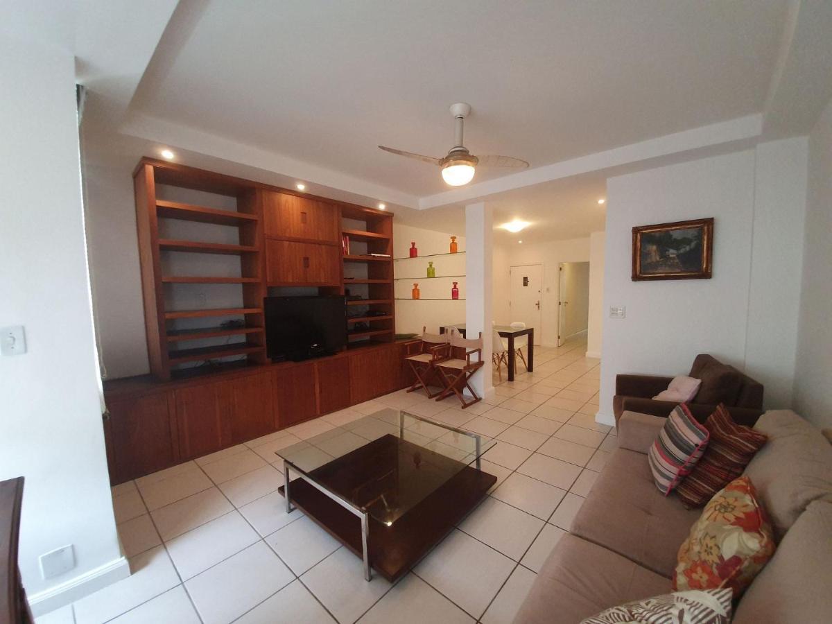 Apartamento 2 Quartos Com Saida Pra Proximo De Supermercados, Bares E Restaurantes * Rio de Janeiro