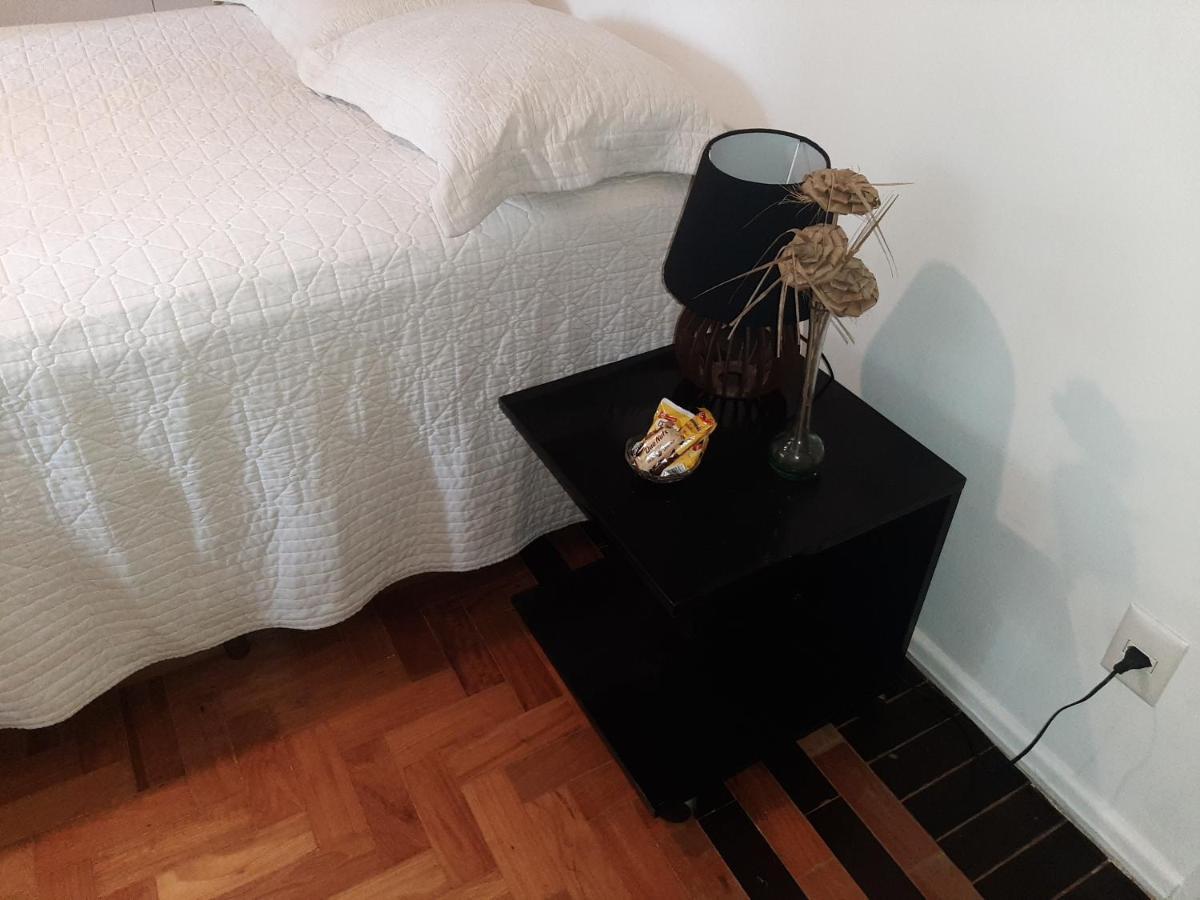 Quarto em Acomodações Particulares Linda Leblon Homestay - 3 Min To The Rio de Janeiro