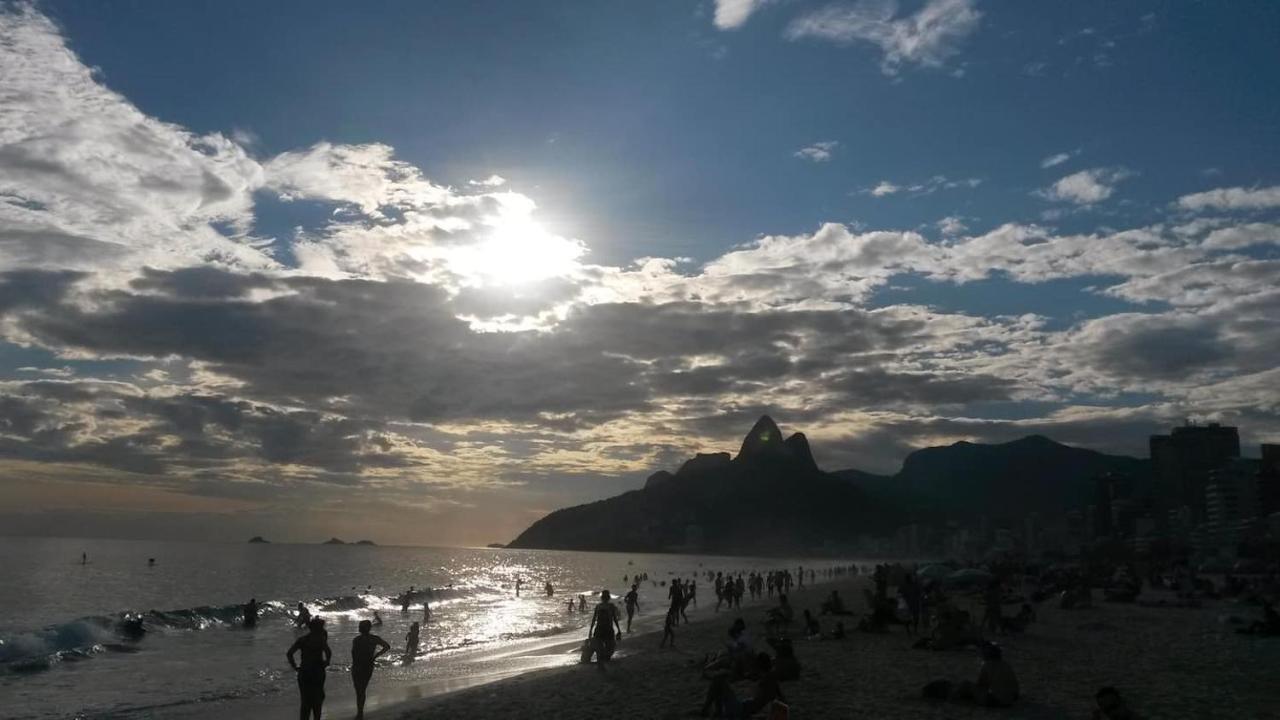 Flat Qto E Sala Em Ipanema ótimo 2 2 Pessoas! Apartamento