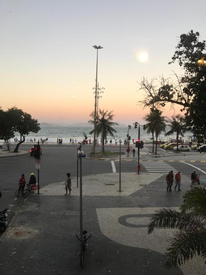 No Ponto De Copacabana A 5 Minutos Da Apartamento