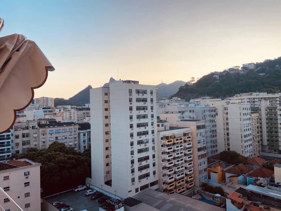 Apartamento Catete Andar Alto Vista Livre Com Metrô E