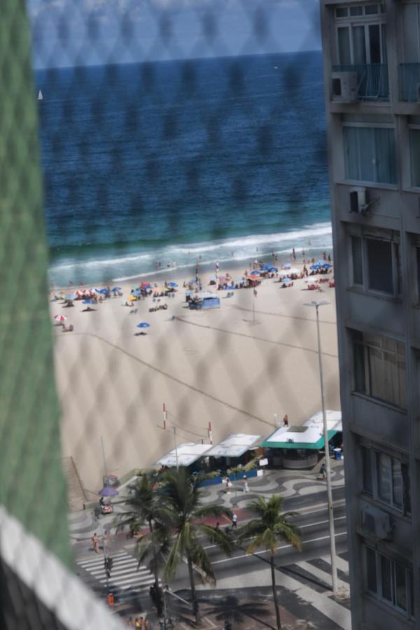 Apartamento Simples Na Quadra Da Praia De Copacabana Apartment *