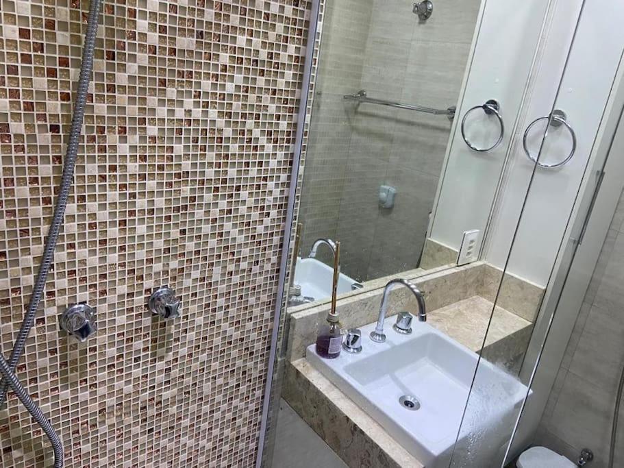 Apartamento Aconchegante Apto Na Rua Do Catete Ideal Famílias *