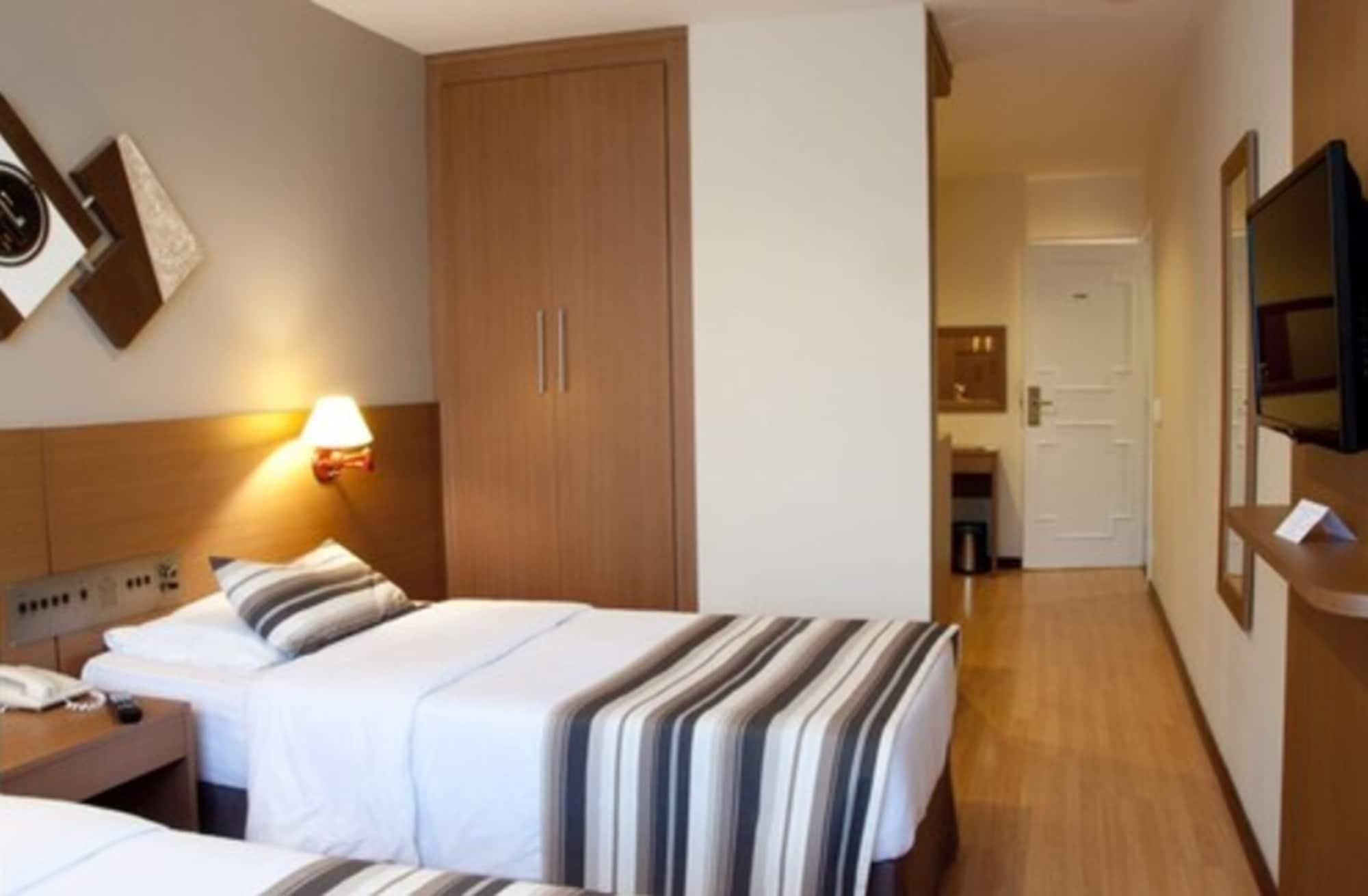 Augusto's Rio Copa Hotel