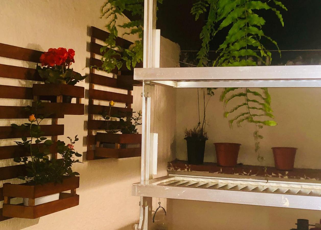 Apartamento Amplo E Confortavel. Ar Condic, Wifi, Tv. Metro. Tijuca. *