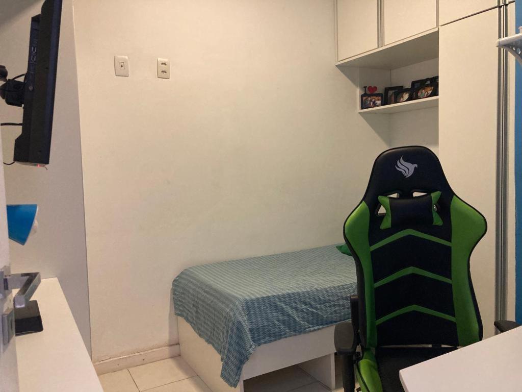 Em Copacabana Mobiliado No Posto 6 * Rio de Janeiro