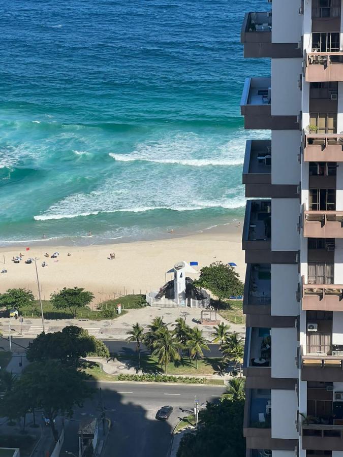 Apartamento Em Condominio Na Beira Da Da Barra Da Tijuca Apartamento